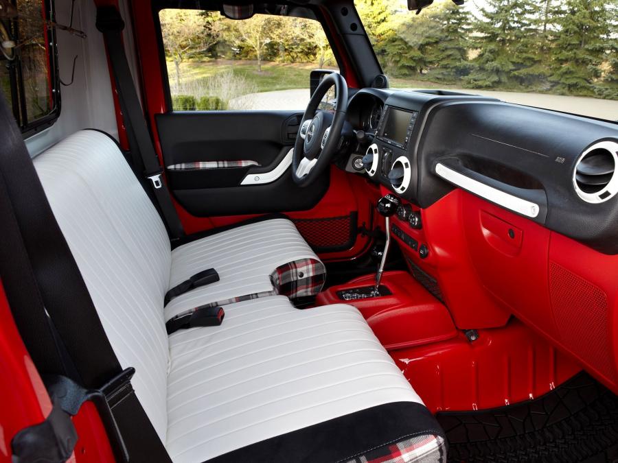  Jeep J-12 Concept 2012 года  (фото 2 из 16)